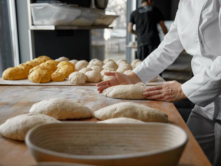La histórica plaza Mayor se convierte en una inesperada panadería durante un día: cómo apuntarte a este taller gratis para hacer tu propio pan