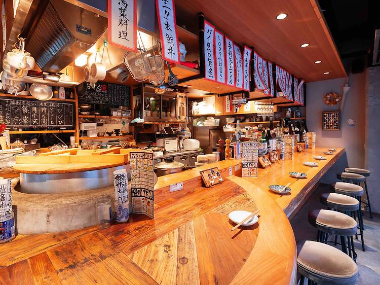 創作おでんと鮮魚を楽しむ。