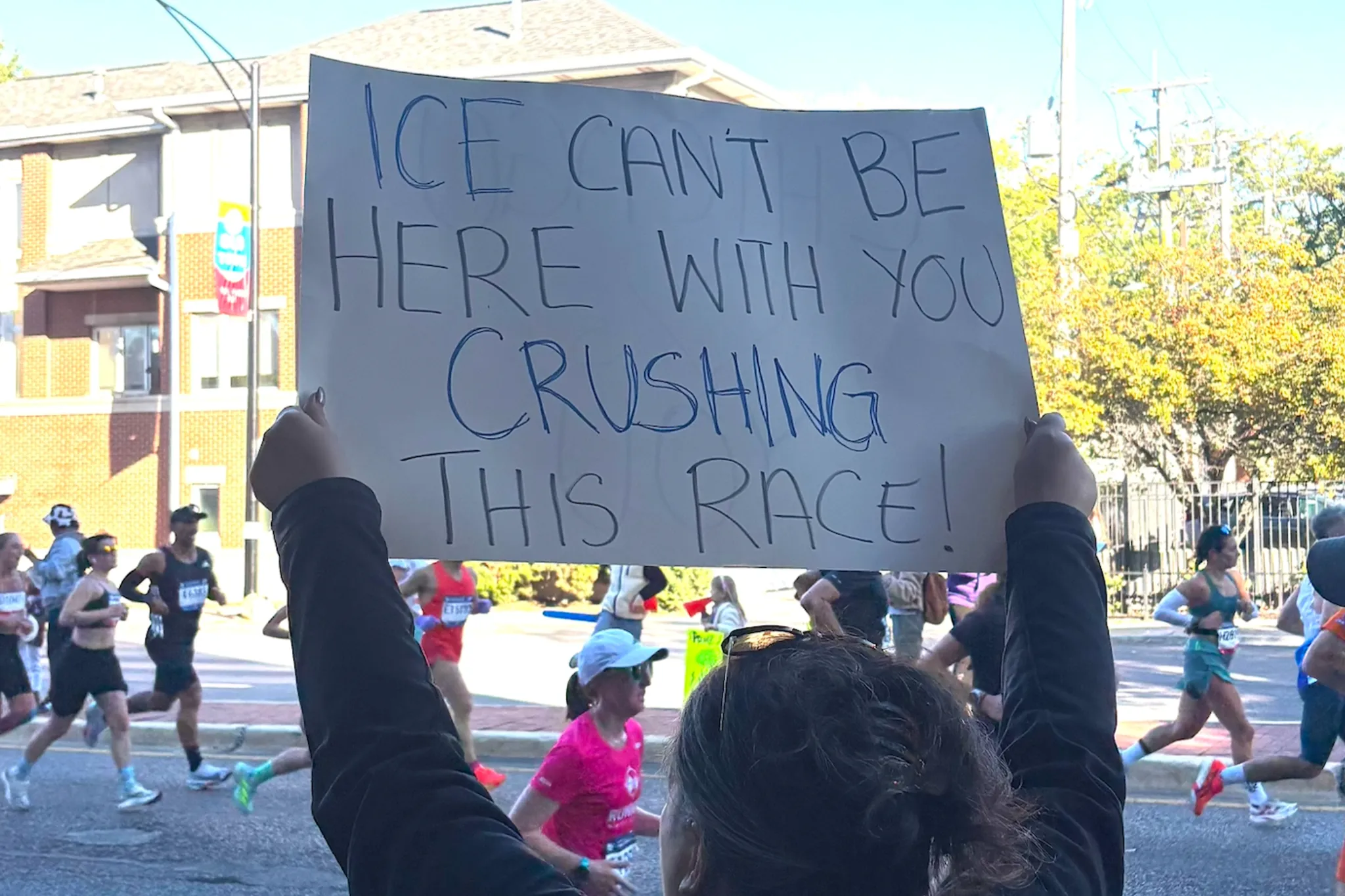 Spectators at the Chicago Marathon 2025.