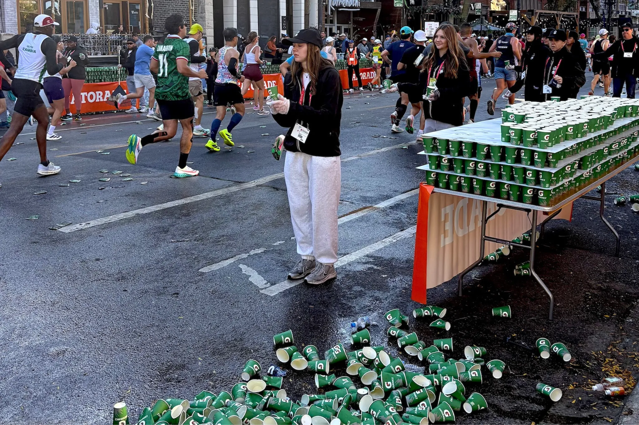 Spectators cheering on runners at the Chicago Marathon 2025.