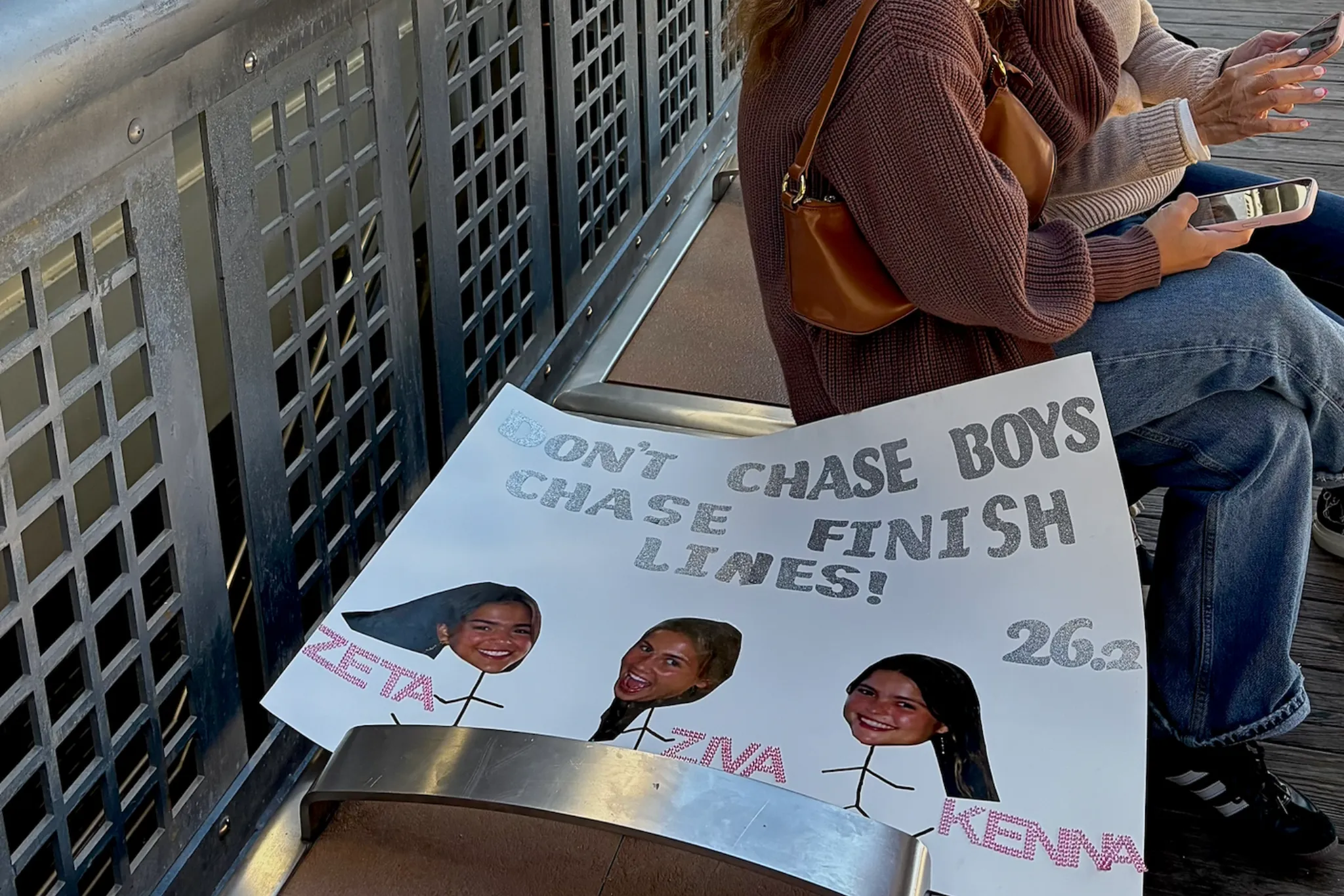 Spectators cheering on runners at the Chicago Marathon 2025.