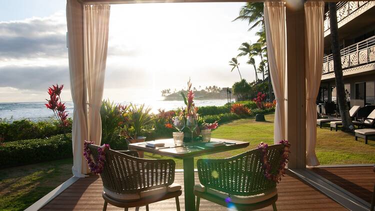 A dining cabana at Ko'a Kea Resort