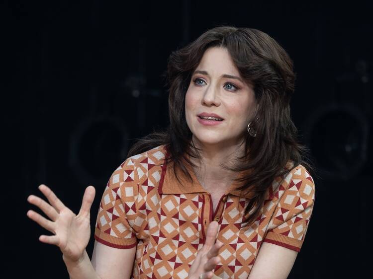 Irene Sofia Lucio as Isidora