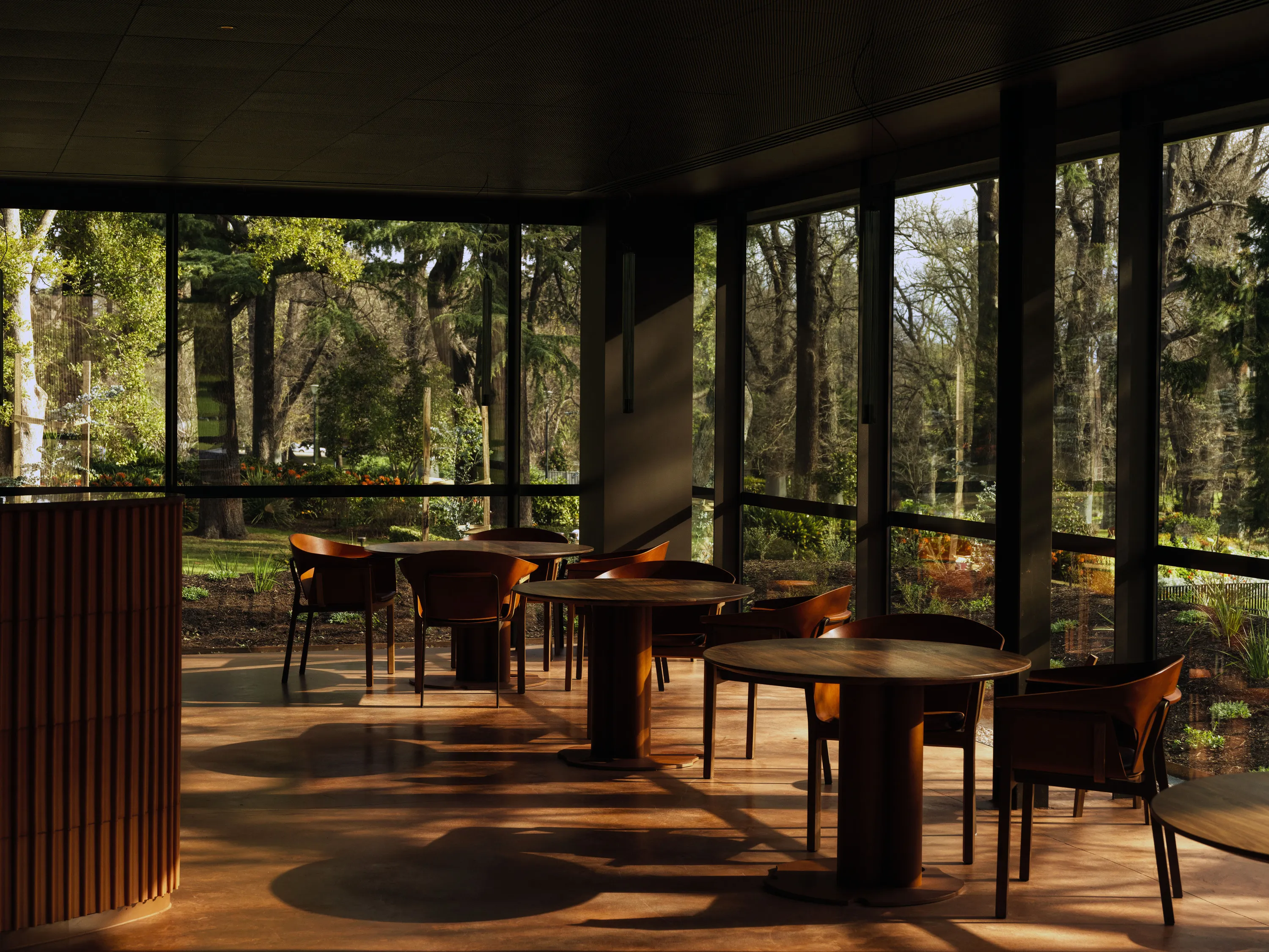 The dining room of Yiaga.