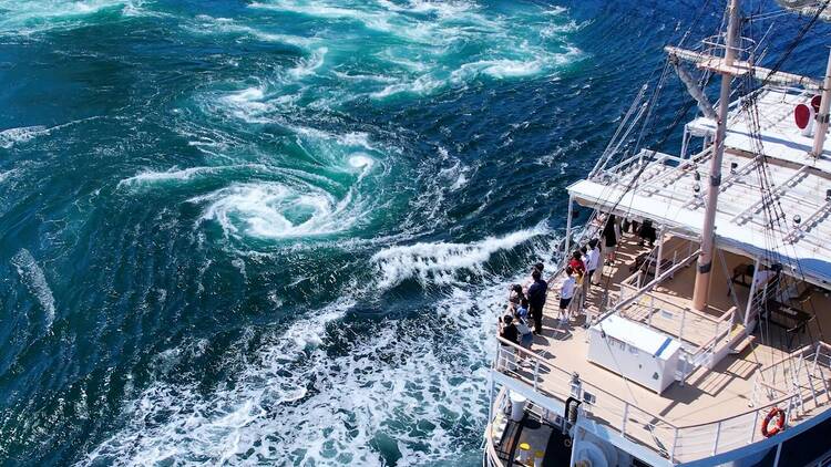 Autumn Whirlpools at Awaji Island Autumn Whirlpools at Awaji Island