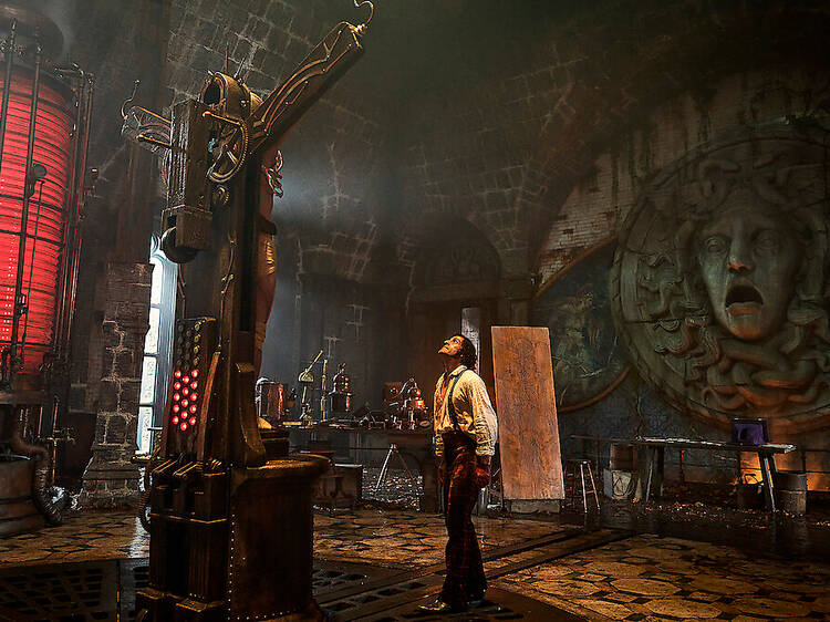 Frankenstein de Guillermo del Toro, ¿vale la pena verla en cines?