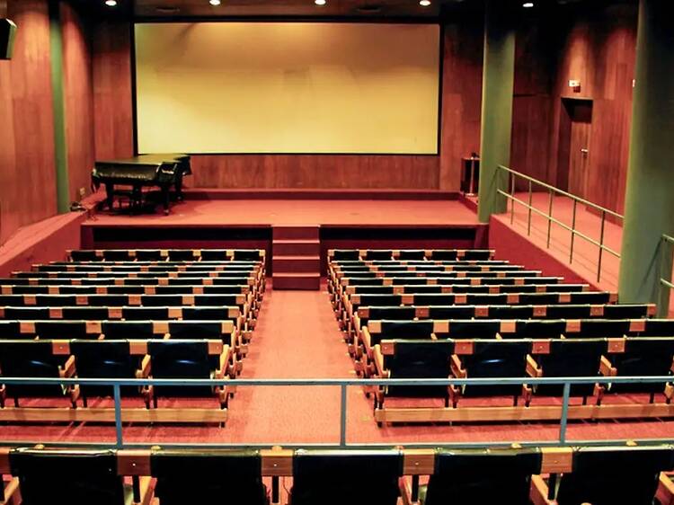 Assistir a um filme na Cinemateca do MAM