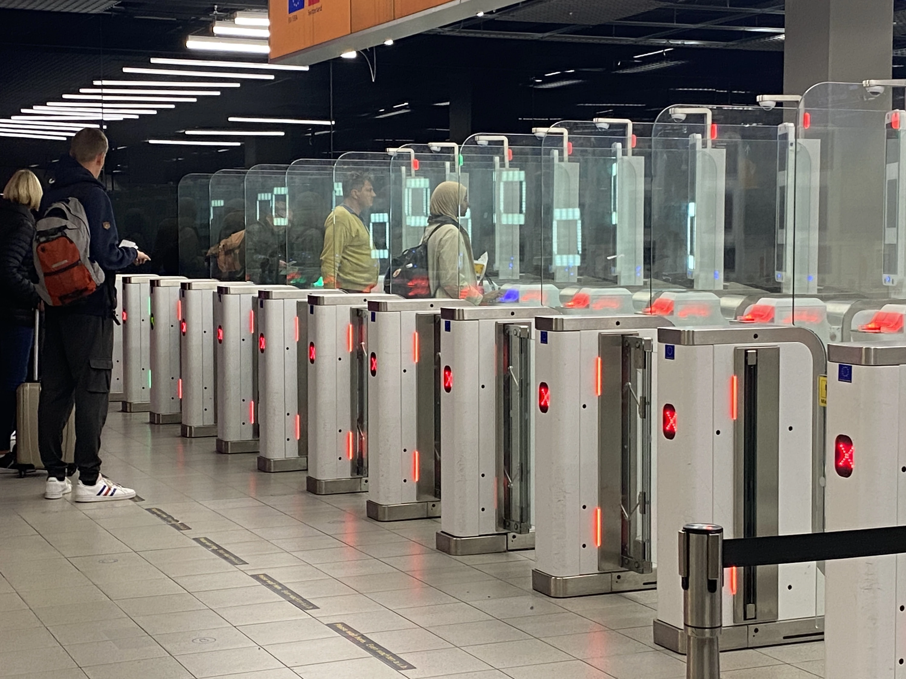 Facial recognition machines at airport