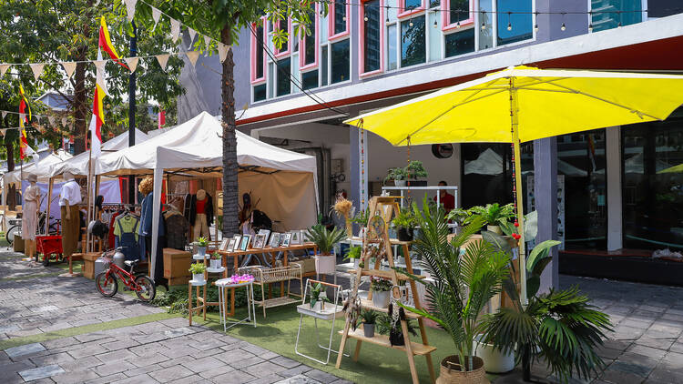 Holiday Pop Fest brings ‘90s nostalgia to Suanluang Square
