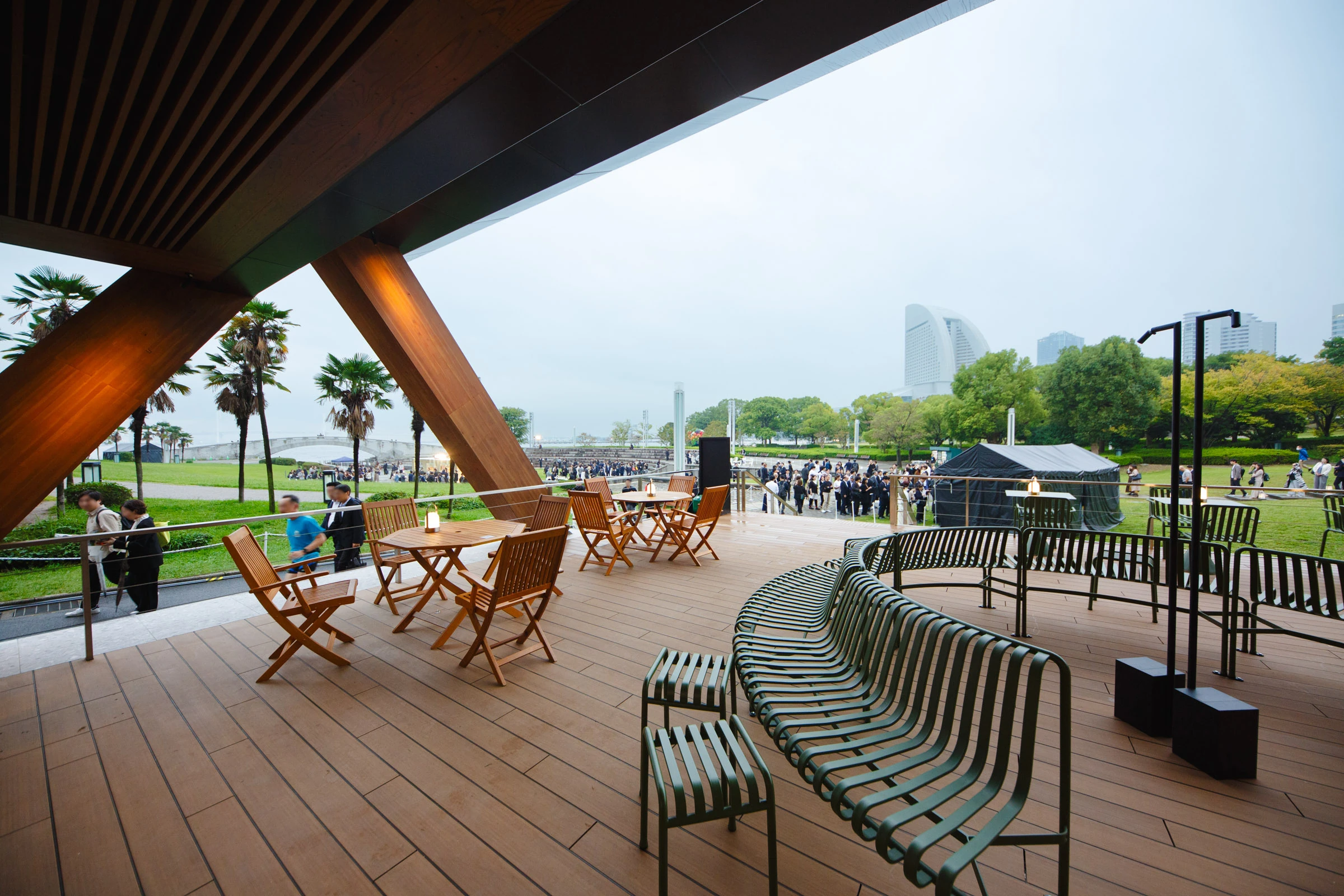 横浜ティンバーワーフ