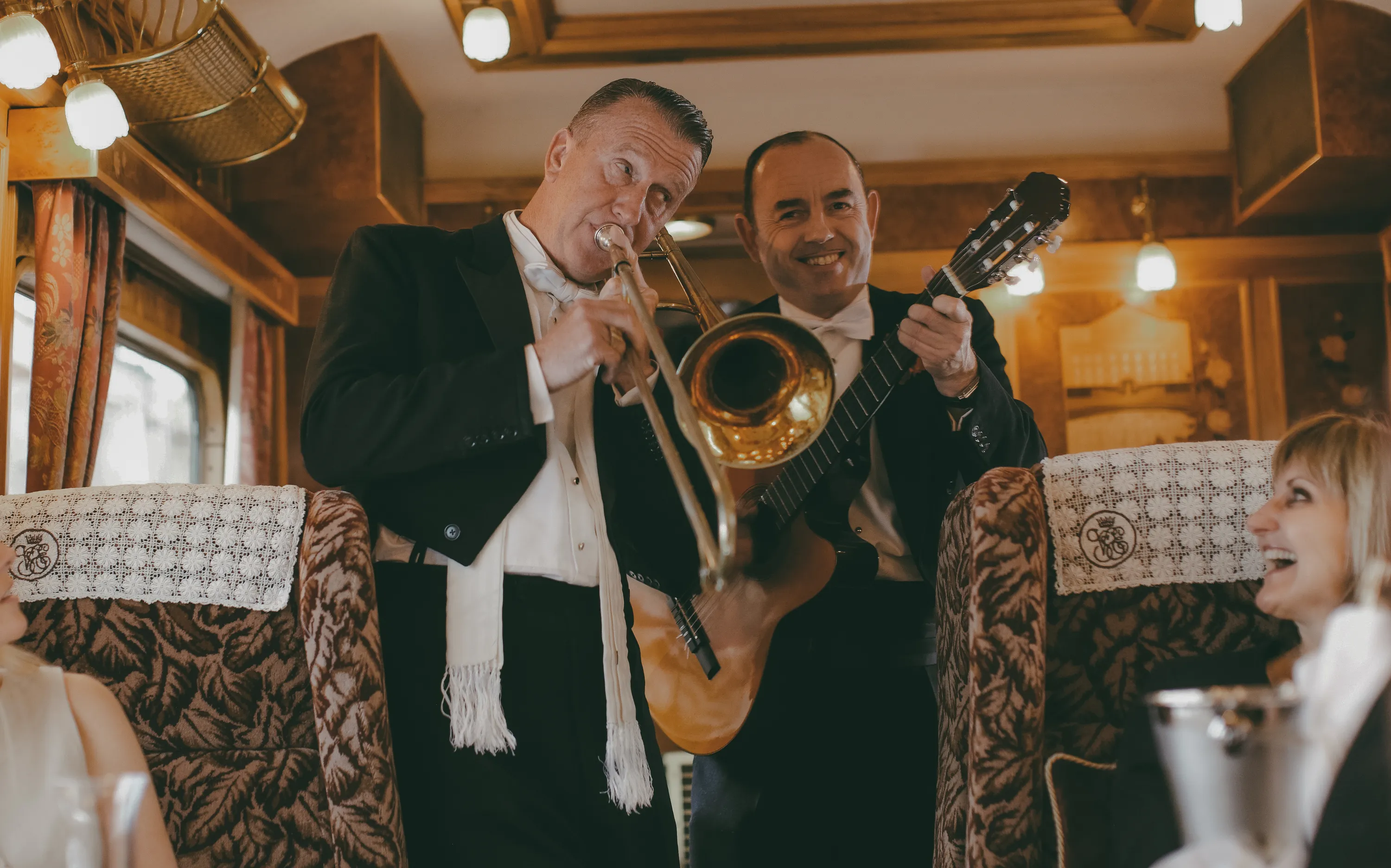 Jazz band playing on the Northern Belle train