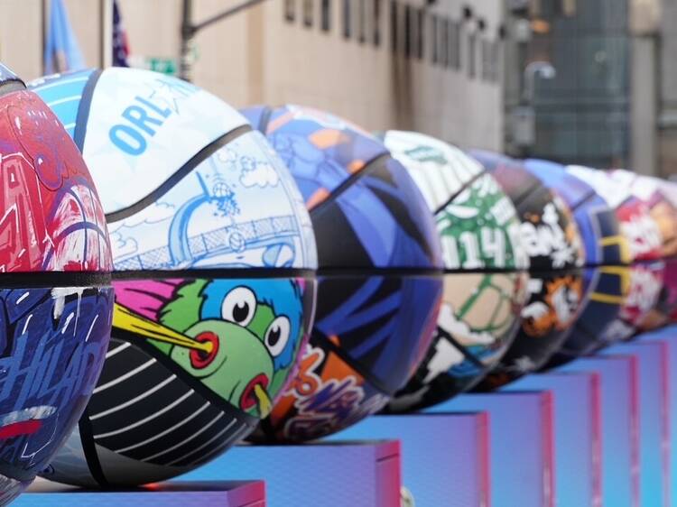 Rockefeller Center just got a major basketball makeover with NBA legends, free events and a new half-court