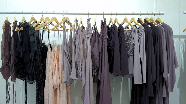 Ropa de mujer en tienda Motional Muse