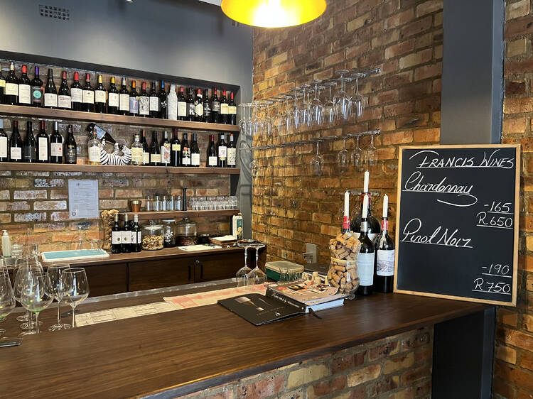 Try a wine tasting at Klyn Bietjie Wyn