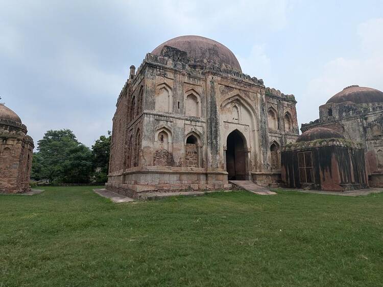The Dadi Poti Tomb and Bara Khamba