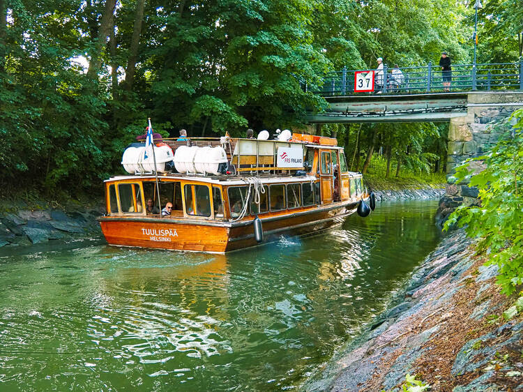 Canal Cruise – See Helsinki from the Water Canal Cruise – See Helsinki from the Water
