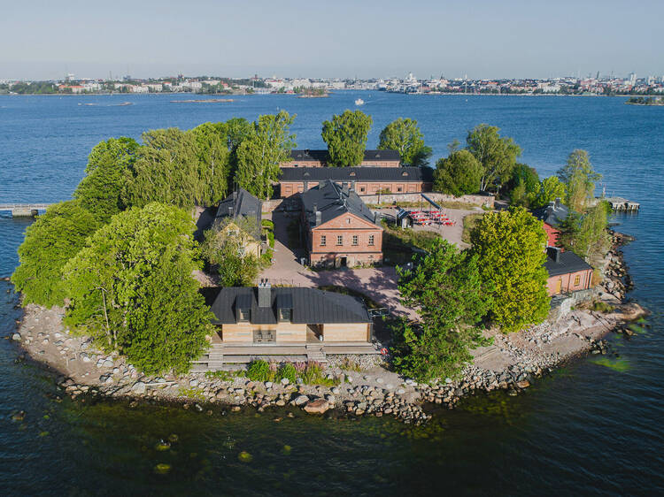 Via Lonna to Suomenlinna Via Lonna to Suomenlinna