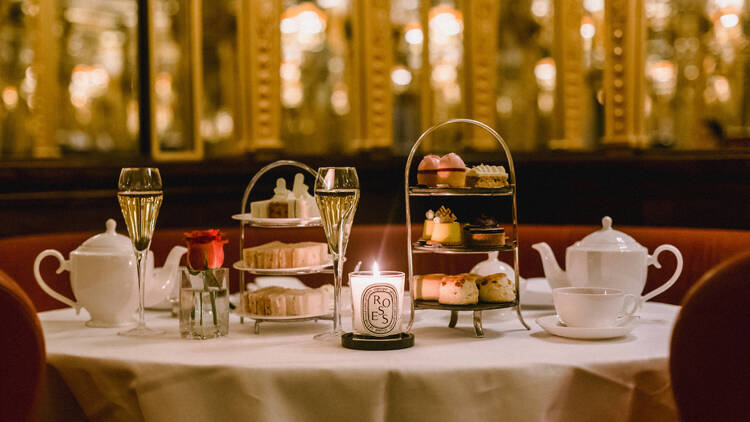 Tuck into a festive feast Tuck into a festive feast