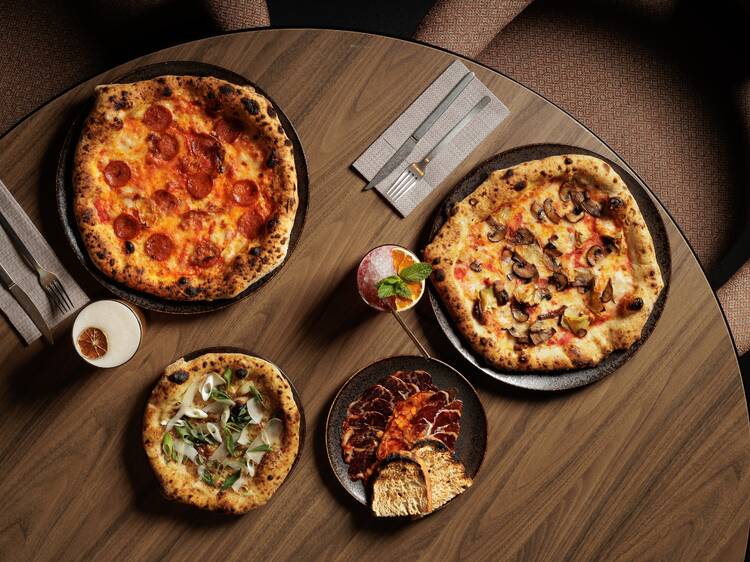 Fogo e brasa ditam as regras no 550º, o novo restaurante com carnes maturadas e pizzas artesanais