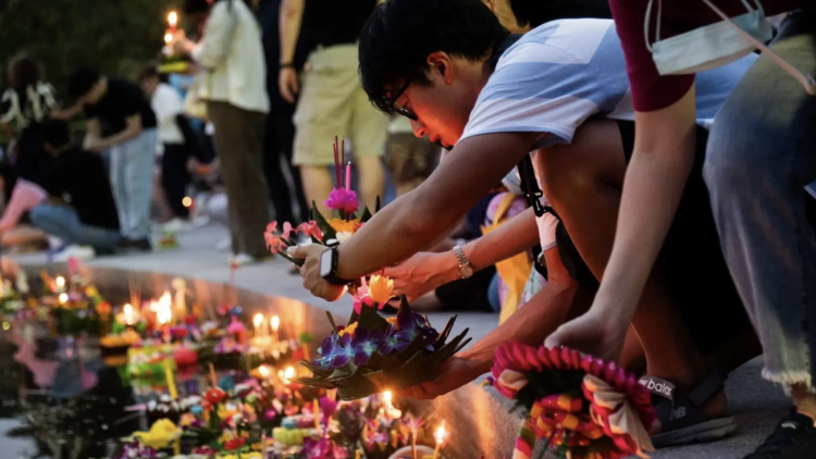 Bangkok opens 33 parks for Loy Krathong celebrations 