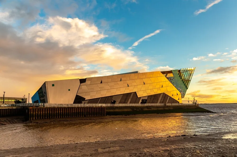 The Deep, Hull