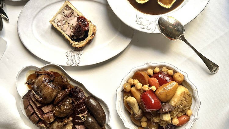 7 - Goûter l’escudella, une soupe traditionnelle savoureuse et réconfortante