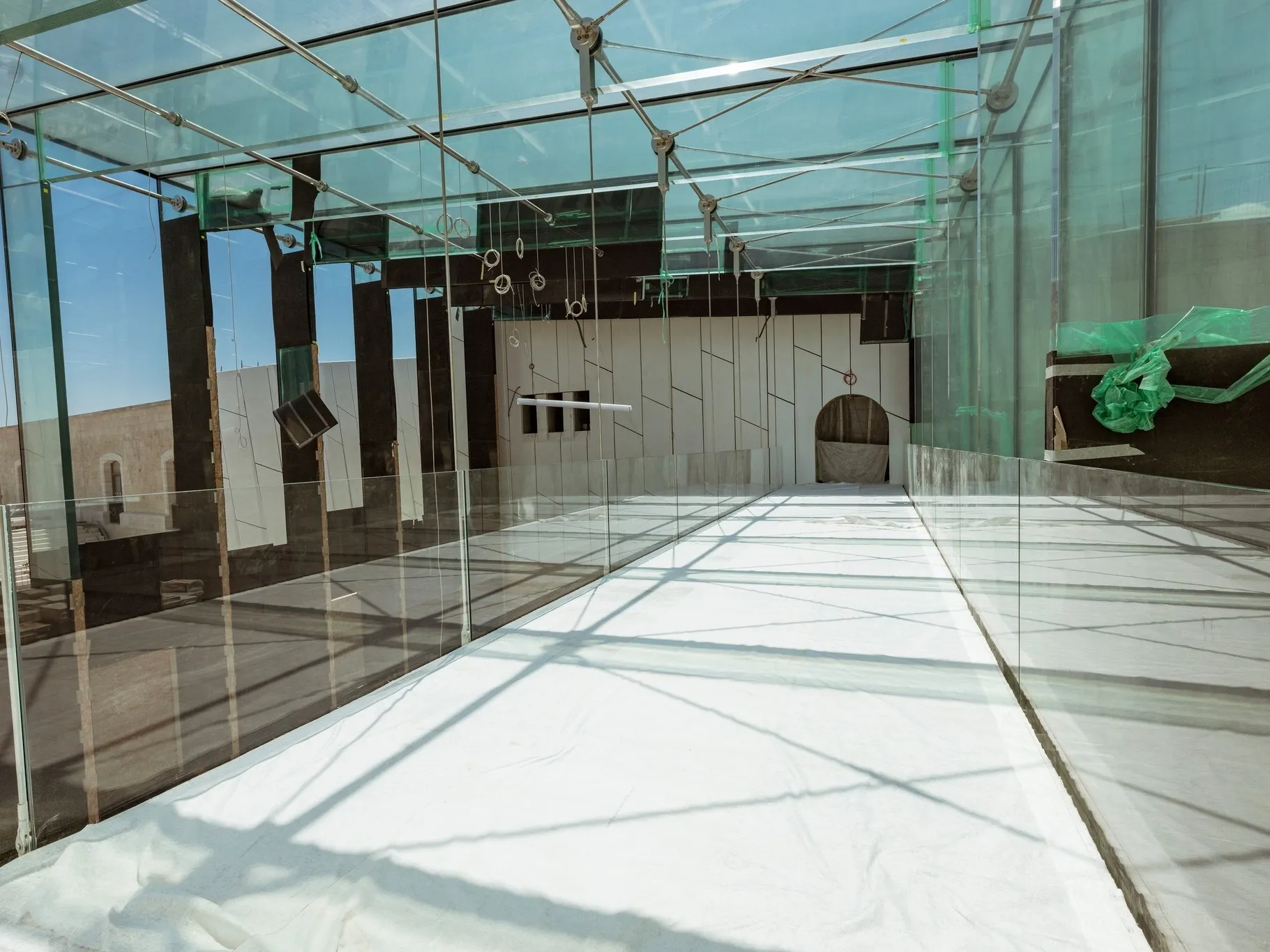 A megújuló Citadella üveghídja még az átadás előtt