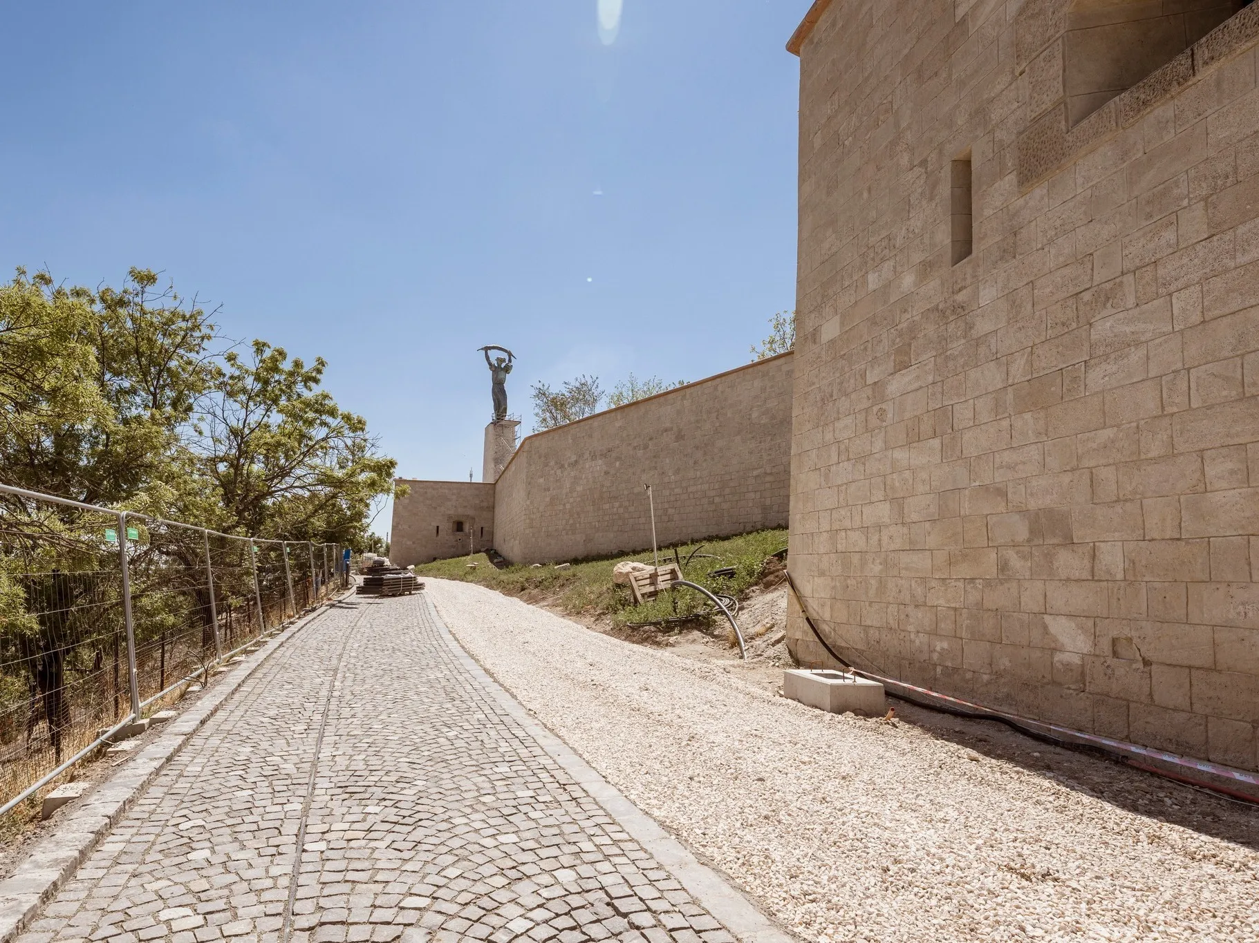 A megújuló Citadella bejárása még az átadás előtt