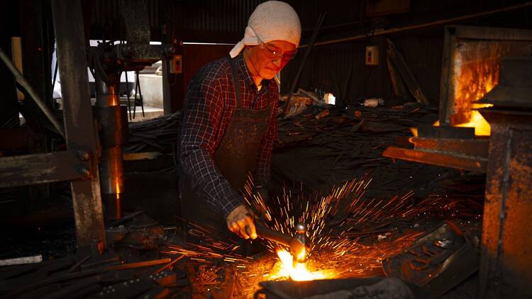 Score a cutting-edge knife Score a cutting-edge knife