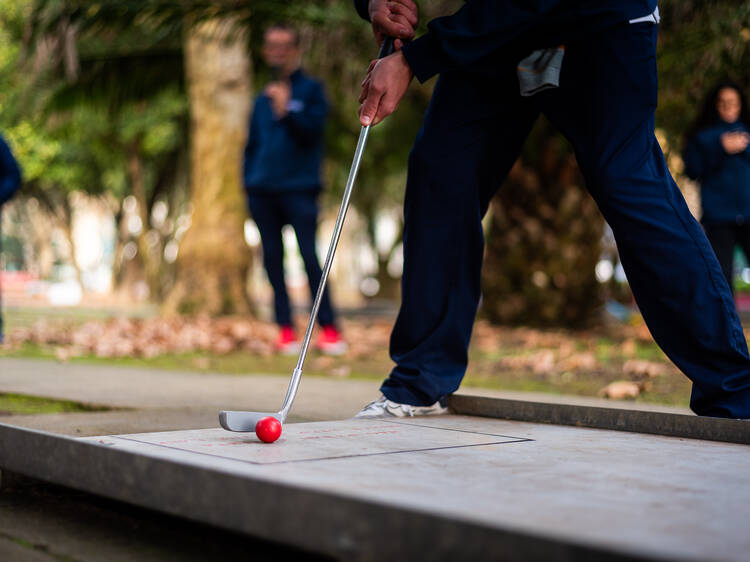 Leve os miúdos ao minigolfe