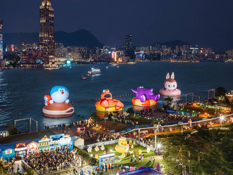 Labubu、滑嘟嘟、Kaws x Elmo、多啦 A 夢維港打卡裝置免費展出嗎？展覽地點在哪裏？