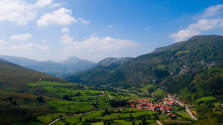 Valle de Saja-Nansa (Cantabria) Valle de Saja-Nansa (Cantabria)