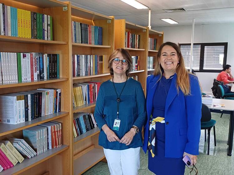 Grupo LeYa está a criar bibliotecas em hospitais para humanizar cuidados Grupo LeYa está a criar bibliotecas em hospitais para humanizar cuidados