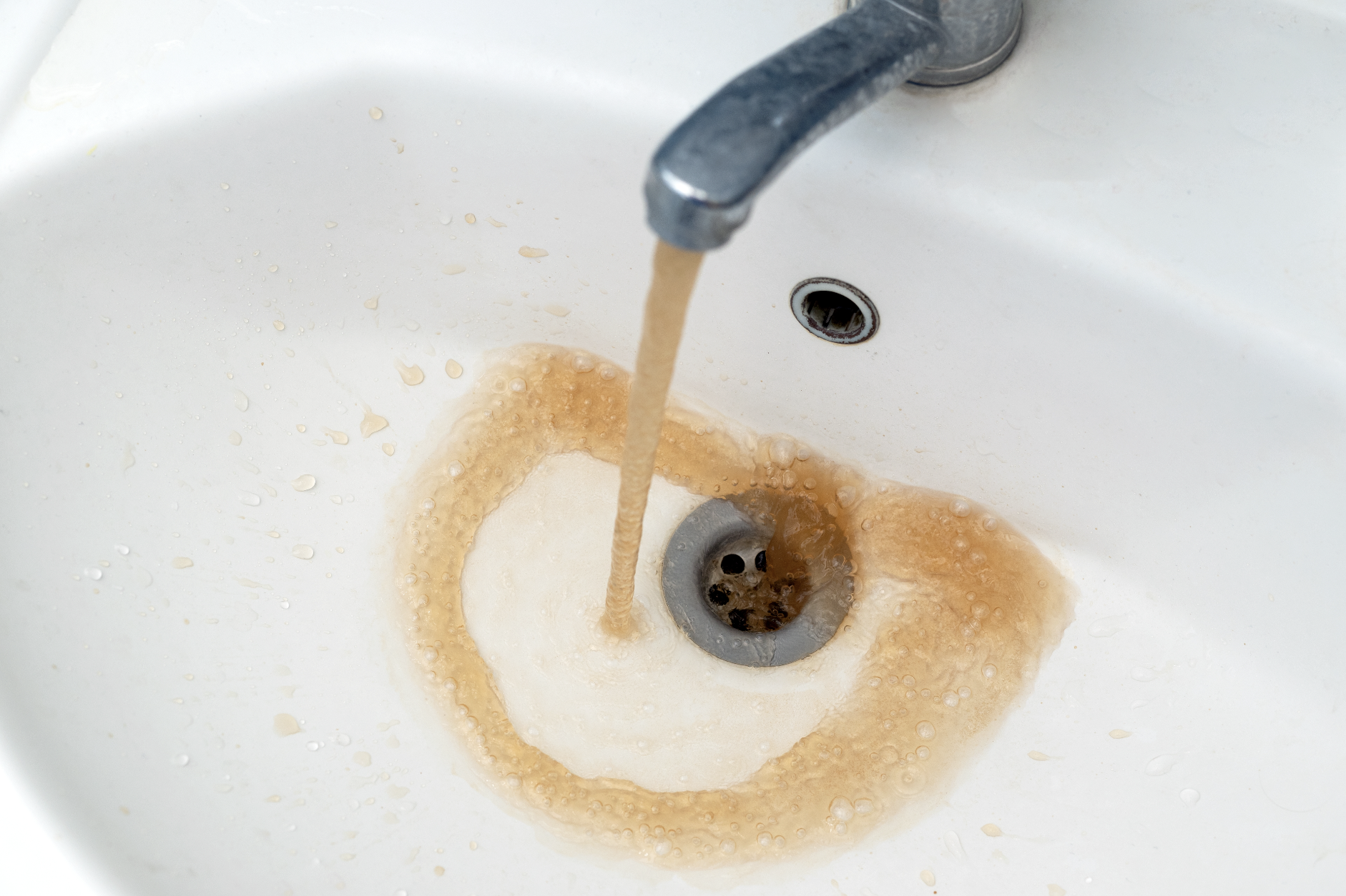 New Yorkers are reporting discolored tap water. Is it safe to drink it?