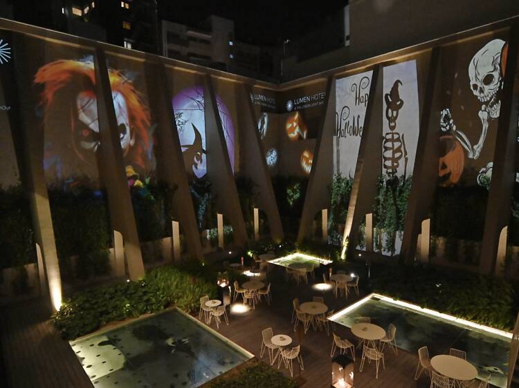 Jantar assustador no Lumen Jantar assustador no Lumen