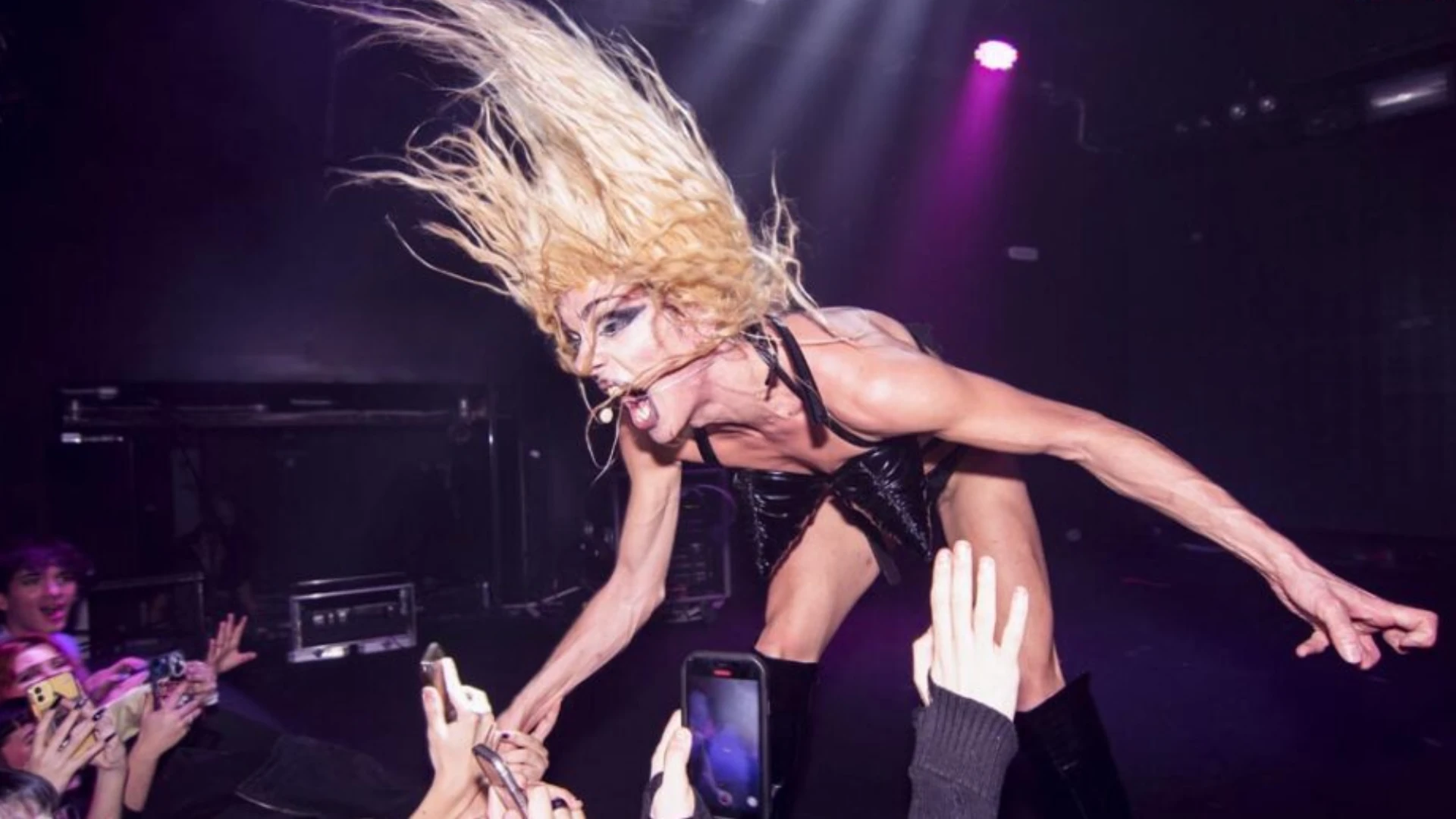 Samantha Hudson en concierto