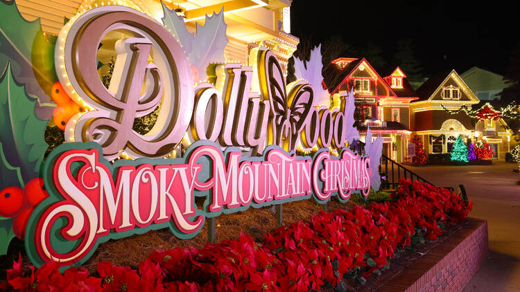 Dollywood’s Smoky Mountain Christmas | Pigeon Forge, TN