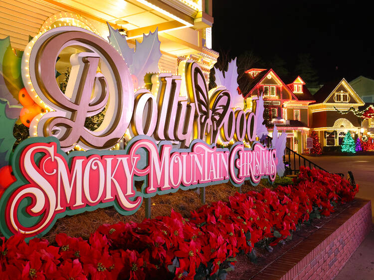 Dollywood’s Smoky Mountain Christmas | Pigeon Forge, TN