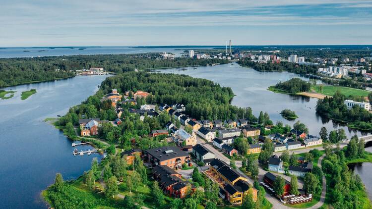 Discover the history and culture of Pikisaari