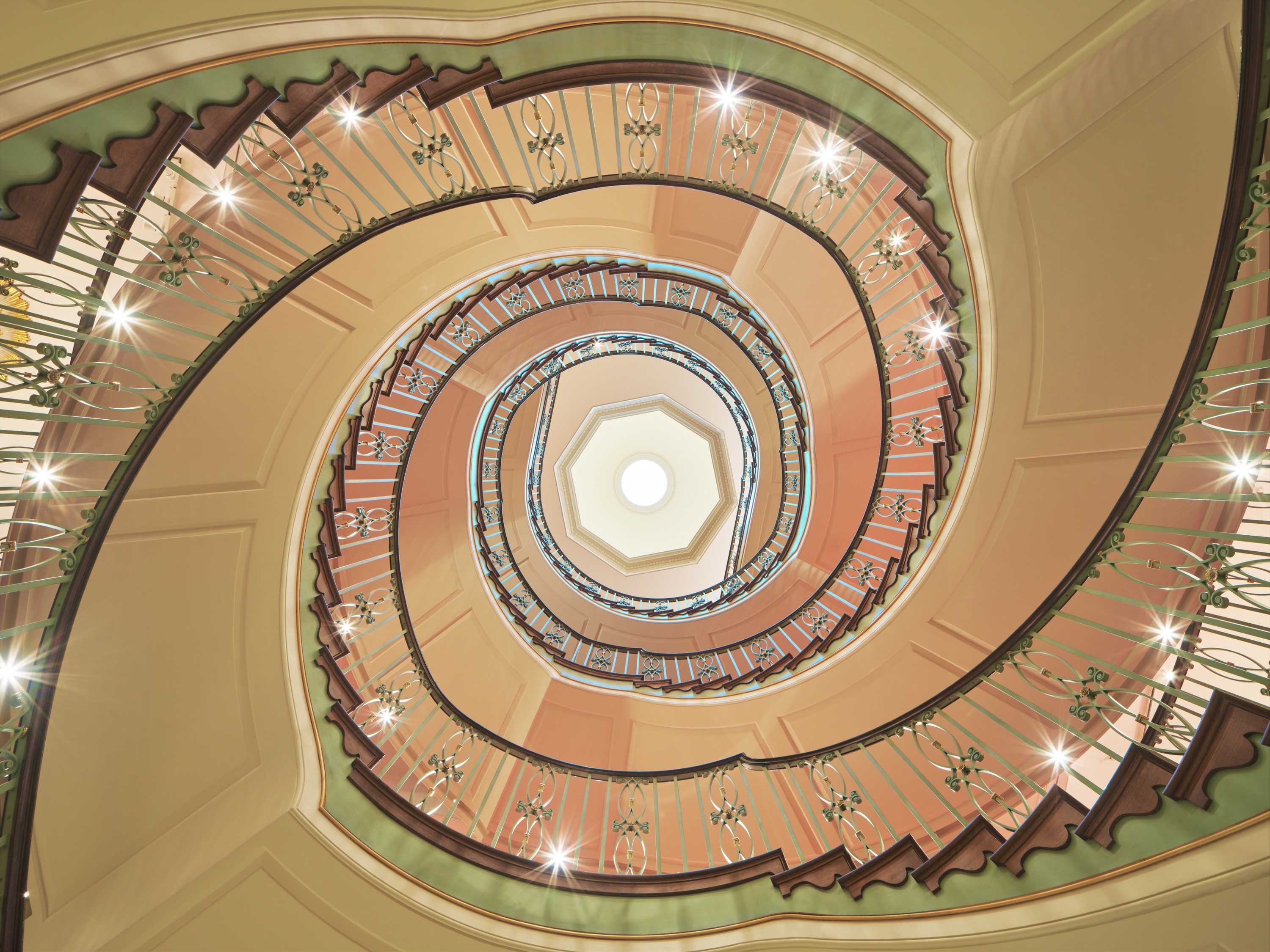 Double-helix staircase in Fortnum & Mason Piccadilly flagship