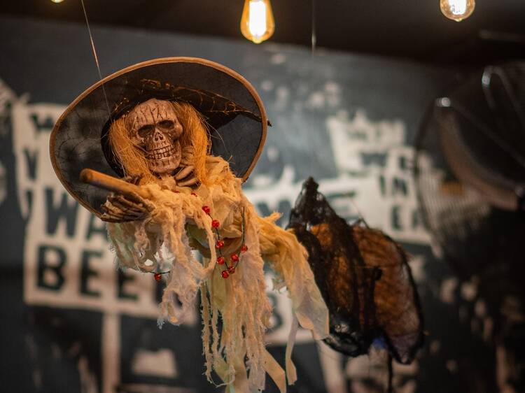 Cocktails, Music, Tarot & Make-Up at Desarmadero Cocktails, Music, Tarot & Make-Up at Desarmadero