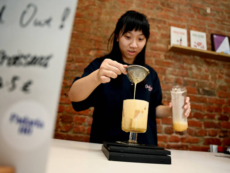 Café com alperce? Ou com pepino? É a especialidade do MAS, no Arco do Cego Café com alperce? Ou com pepino? É a especialidade do MAS, no Arco do Cego