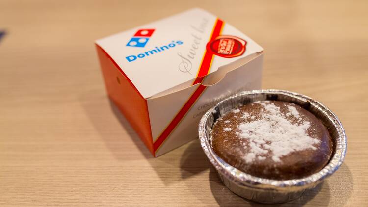 Domino's: Pizza Chocolate Lava Crunch Cake Domino's: Pizza Chocolate Lava Crunch Cake