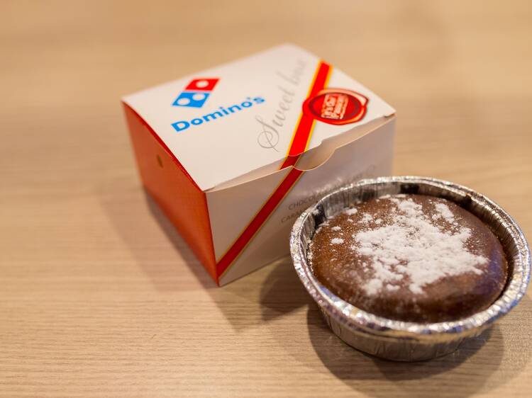 Domino's: Pizza Chocolate Lava Crunch Cake Domino's: Pizza Chocolate Lava Crunch Cake