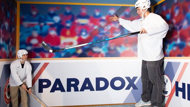 Leikittele perspektiivillä Ames-huoneessa Leikittele perspektiivillä Ames-huoneessa