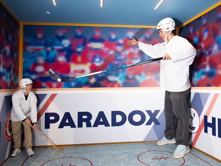 Leikittele perspektiivillä Ames-huoneessa Leikittele perspektiivillä Ames-huoneessa