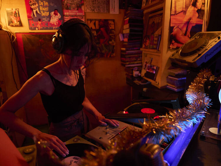 歴史が刻み込まれた店を訪ねる。