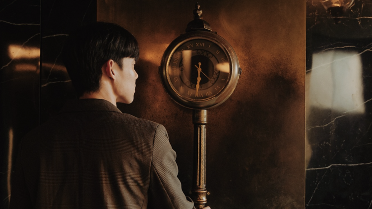 Art Gets Messy at Surr Bar Art Gets Messy at Surr Bar