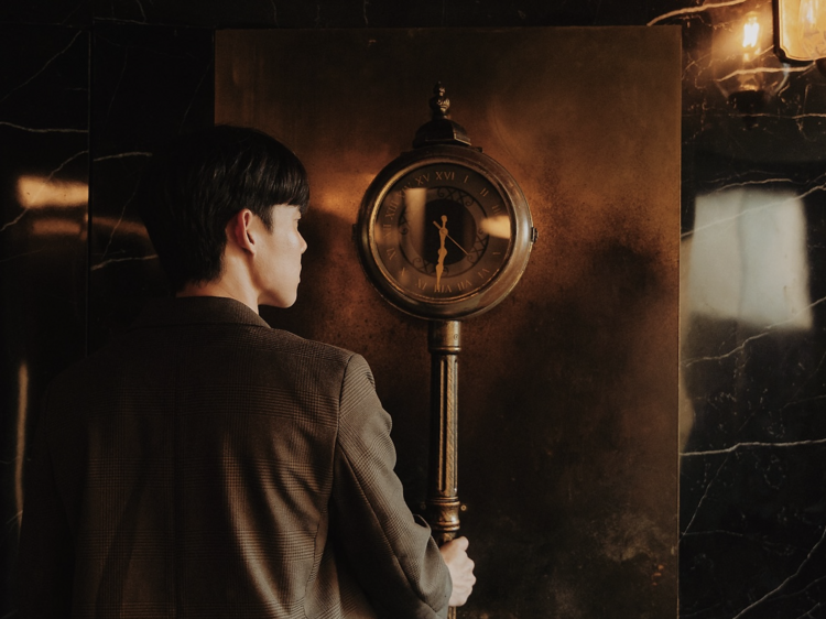 Art Gets Messy at Surr Bar Art Gets Messy at Surr Bar