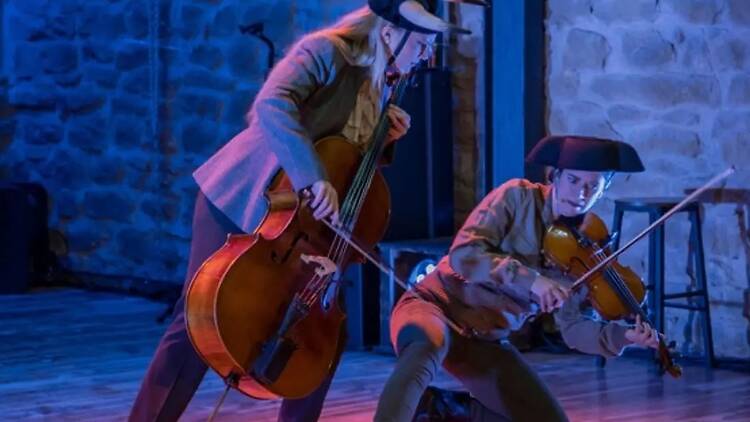 La teoría de cuerdas.